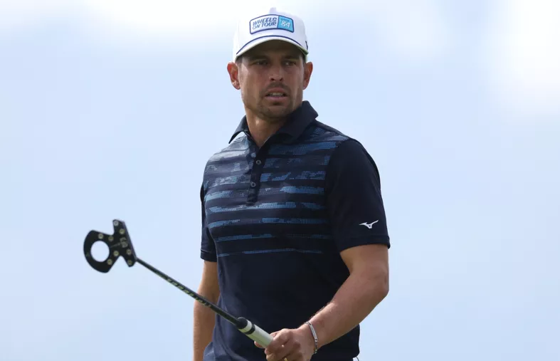 Adrien Saddier, en mission dans les Émirats