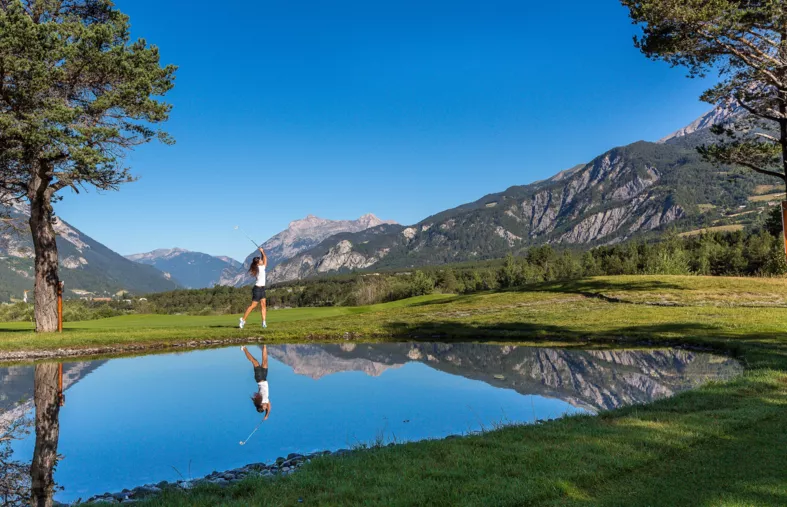 Cinq bonnes raisons de jouer au golf à la montagne