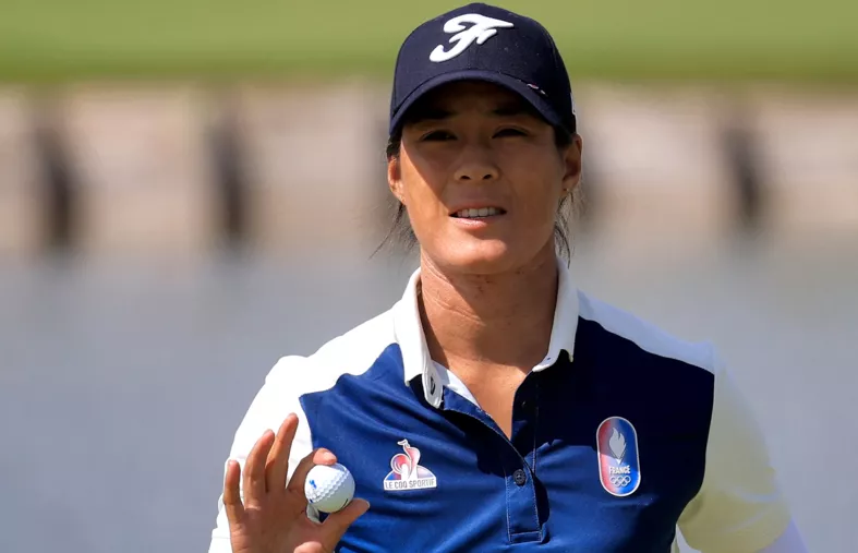 Jeux olympiques : Céline Boutier, départ en fanfare
