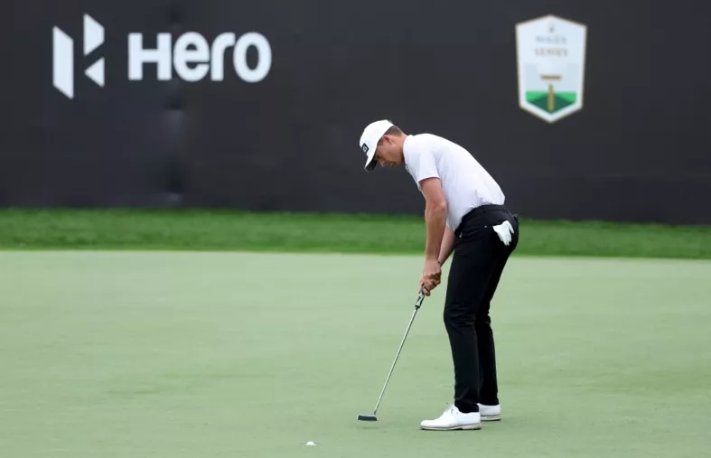 Hero Dubai Desert Classic : Le jeu en pause, Perez en forme