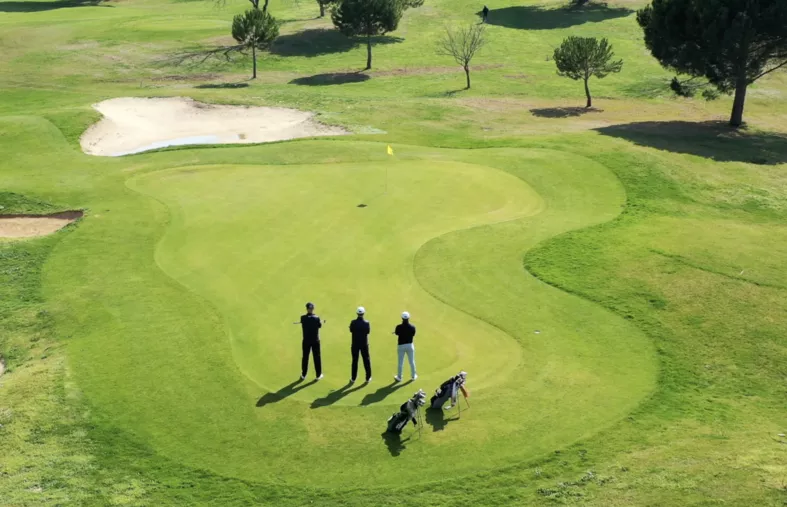 Long putt en descente