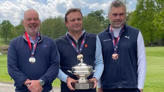 Internationaux de France seniors : Des trophées pour les Français